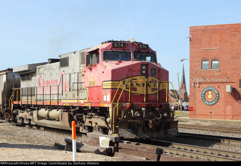 BNSF 674